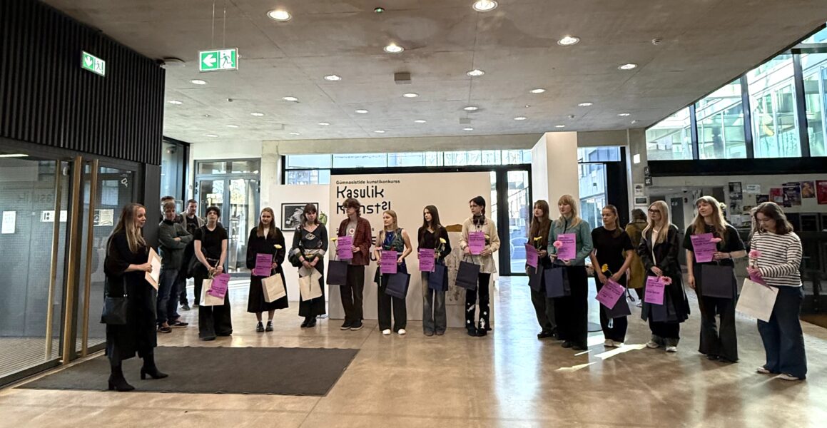 auhinnatud noored autorid EKAs. Foto EKA.